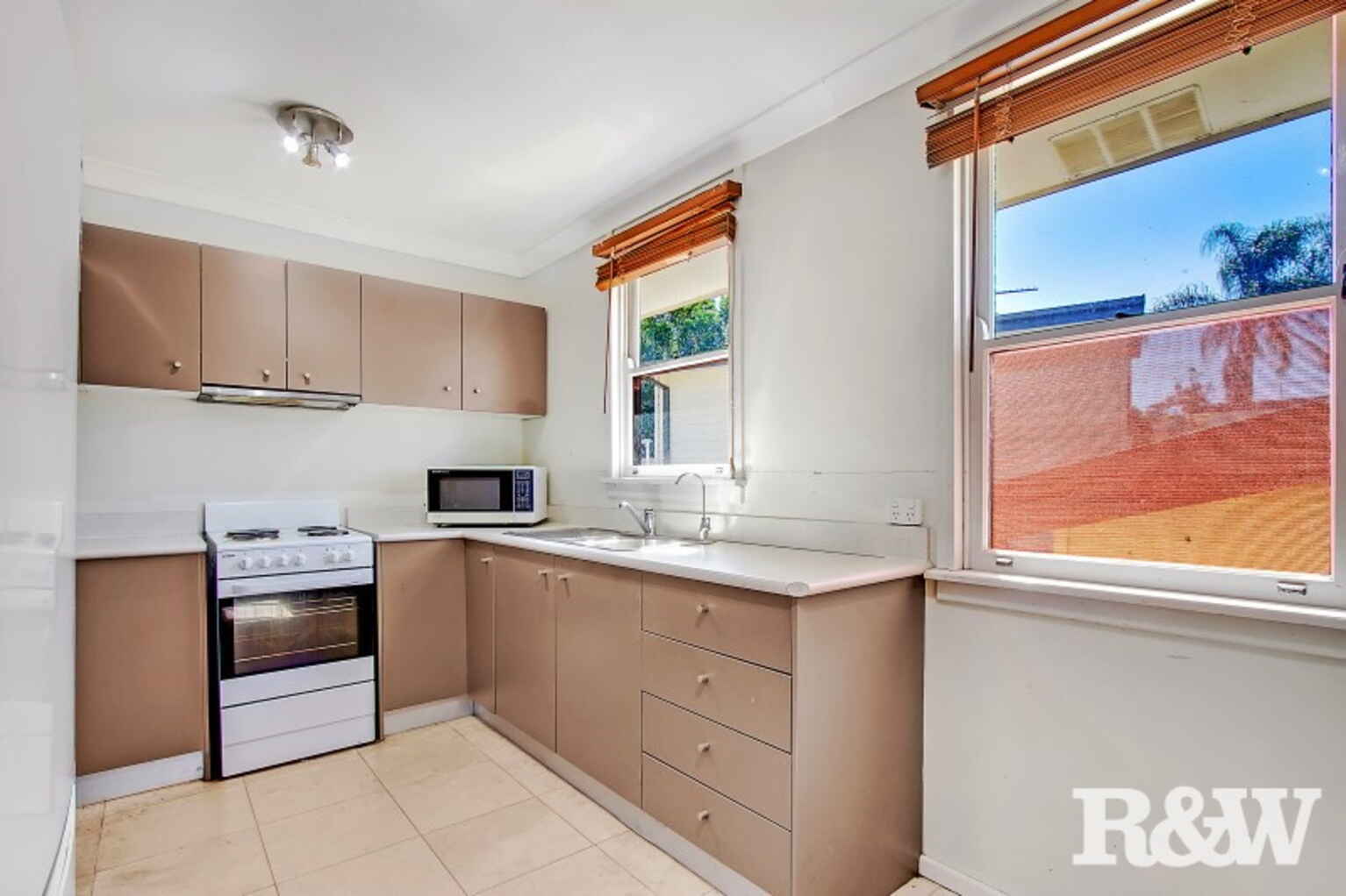 20 Mikkelsen Avenue Tregear