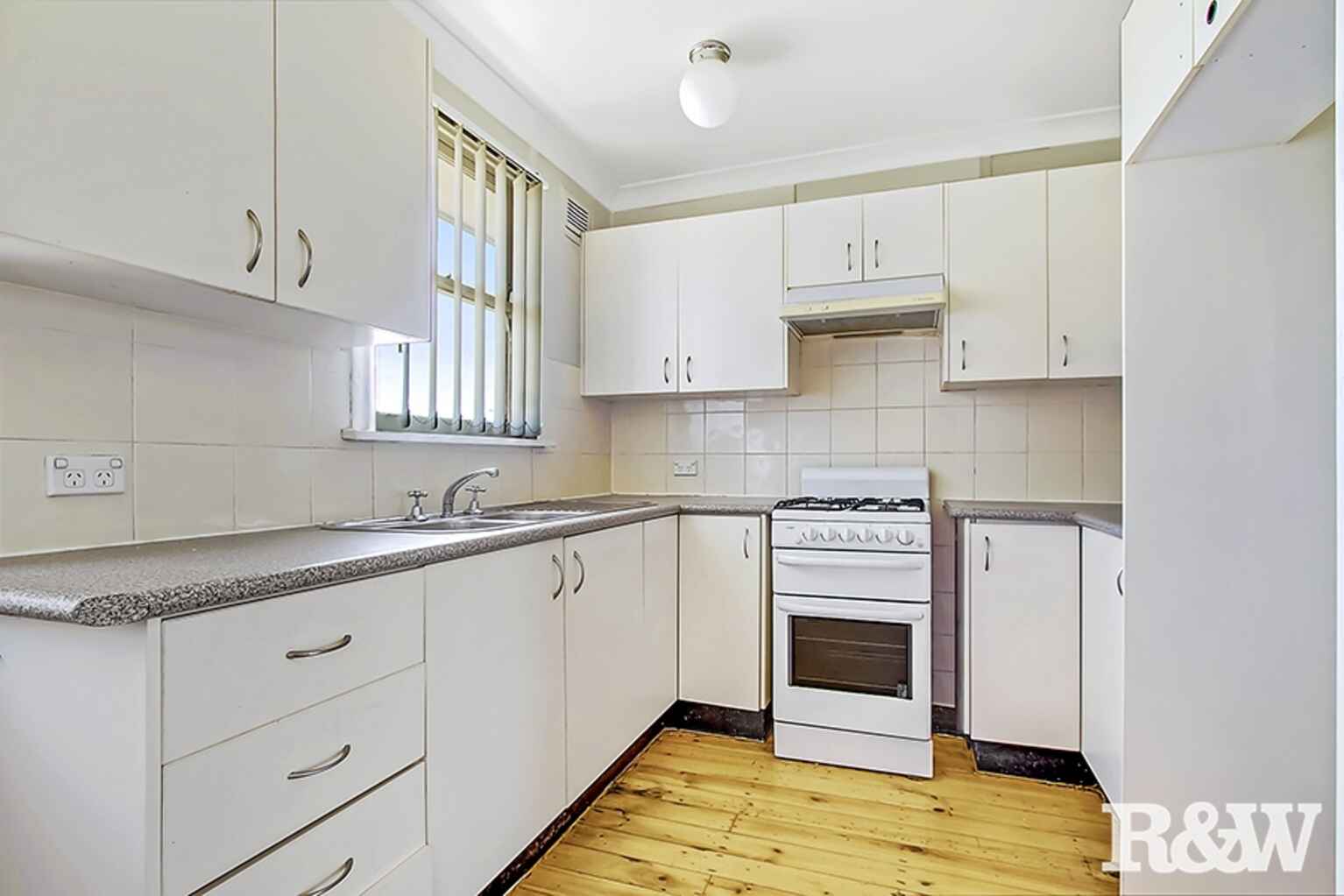 35 Emert Parade Emerton