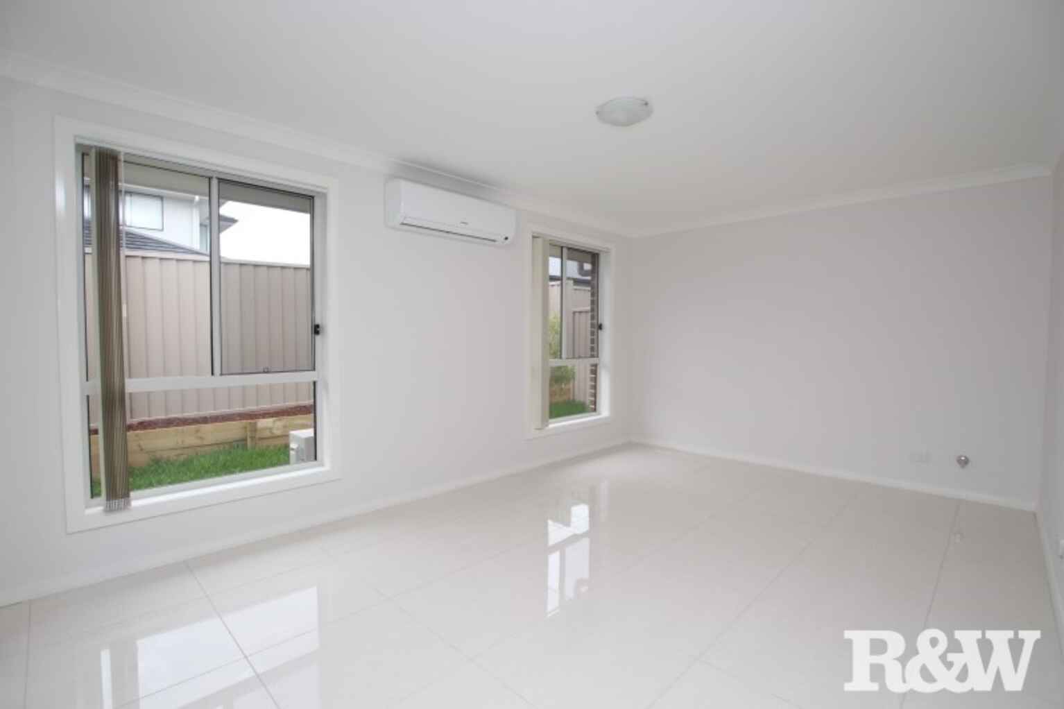 3A Binalong Road Jordan Springs 3A Binalong Road Jordan Springs