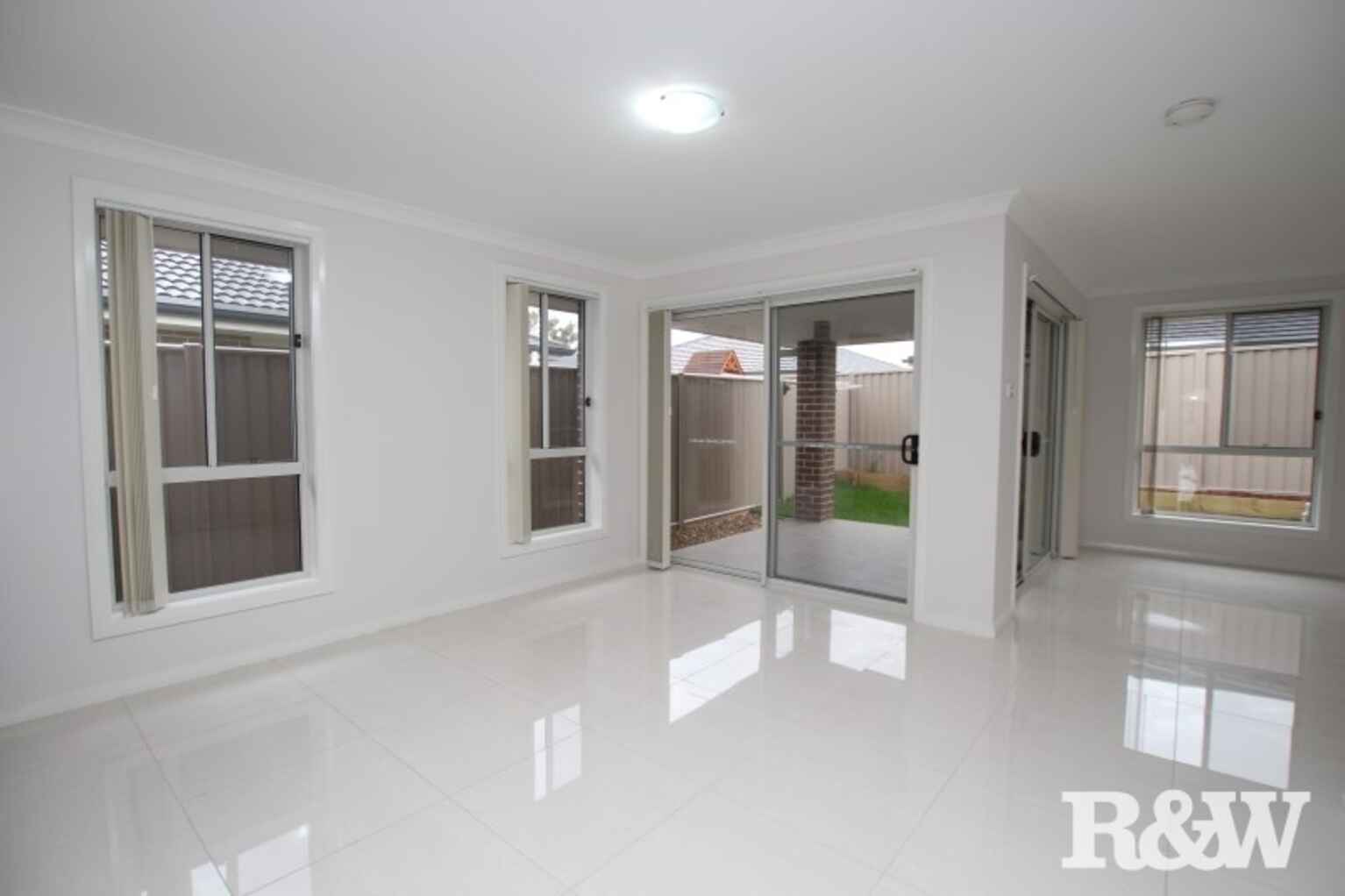 3A Binalong Road Jordan Springs 3A Binalong Road Jordan Springs