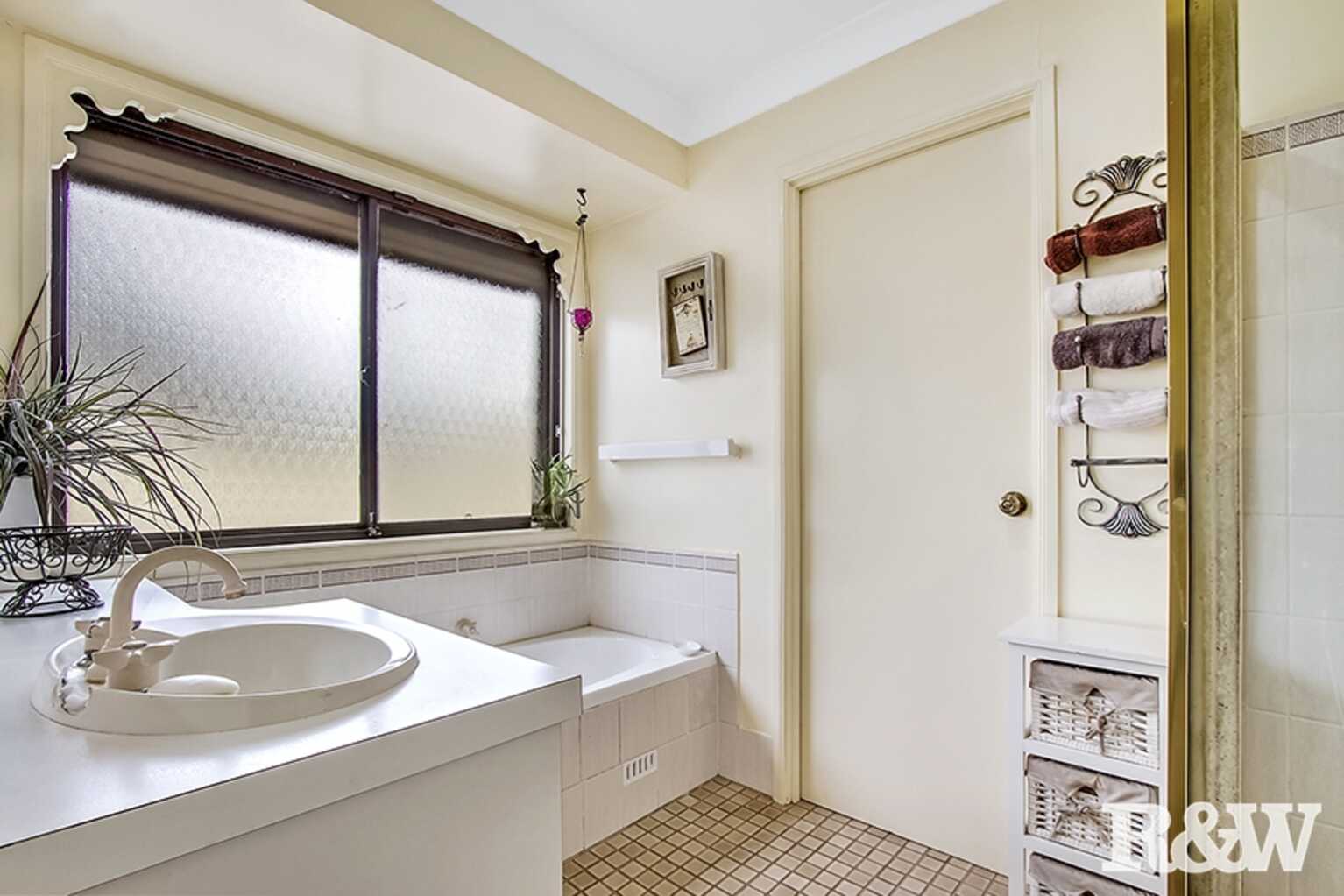 5 McFarlane Drive Minchinbury