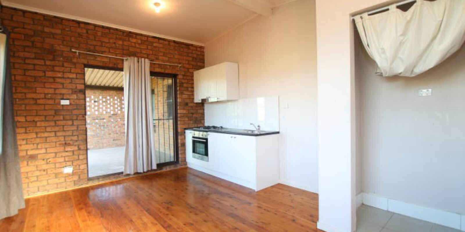 61A Siemens Crescent Emerton