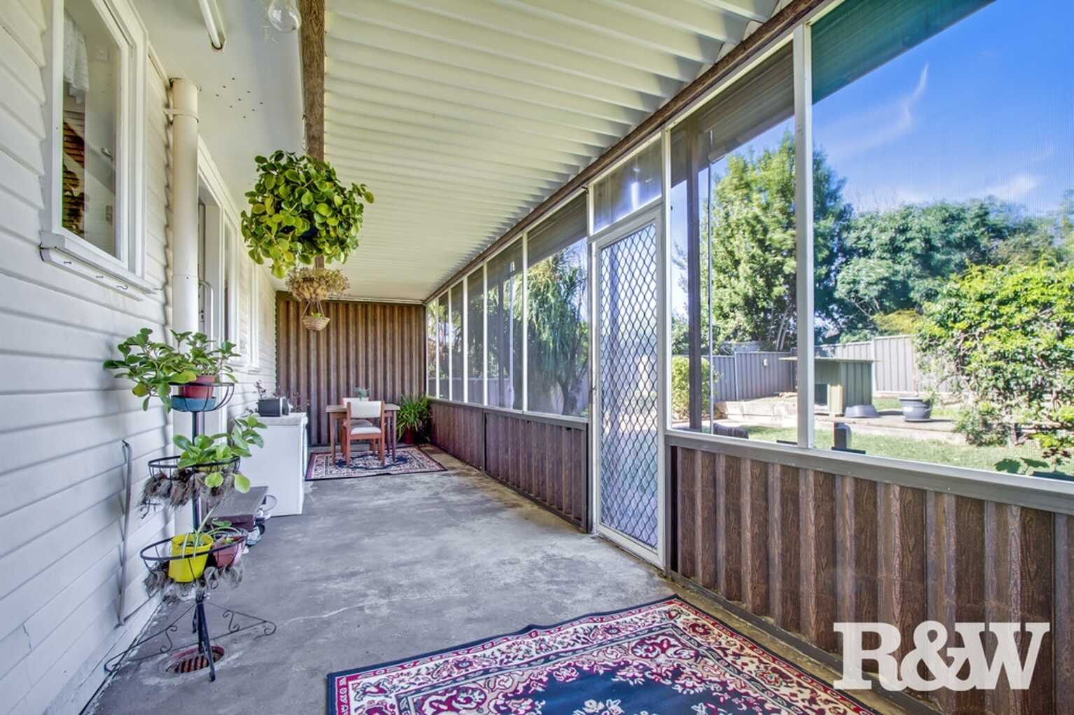 30 Magga Dan Avenue Tregear 30 Magga Dan Avenue Tregear