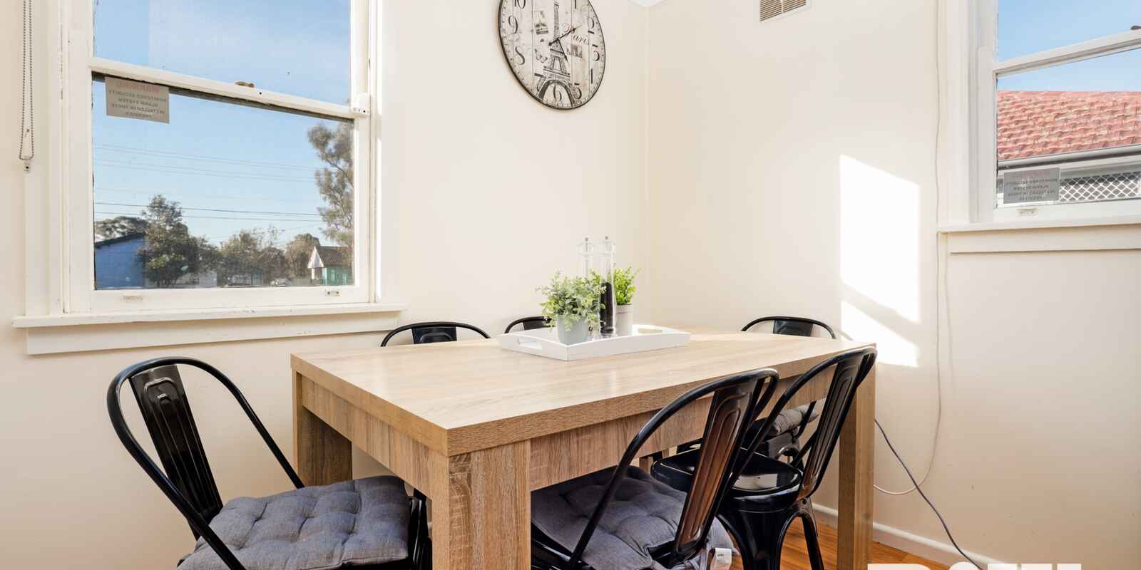 14 & 14A Samoa Place Lethbridge Park