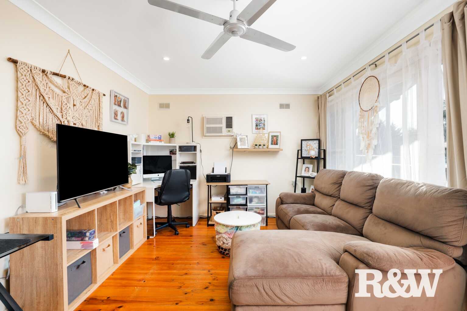 14 & 14A Samoa Place Lethbridge Park