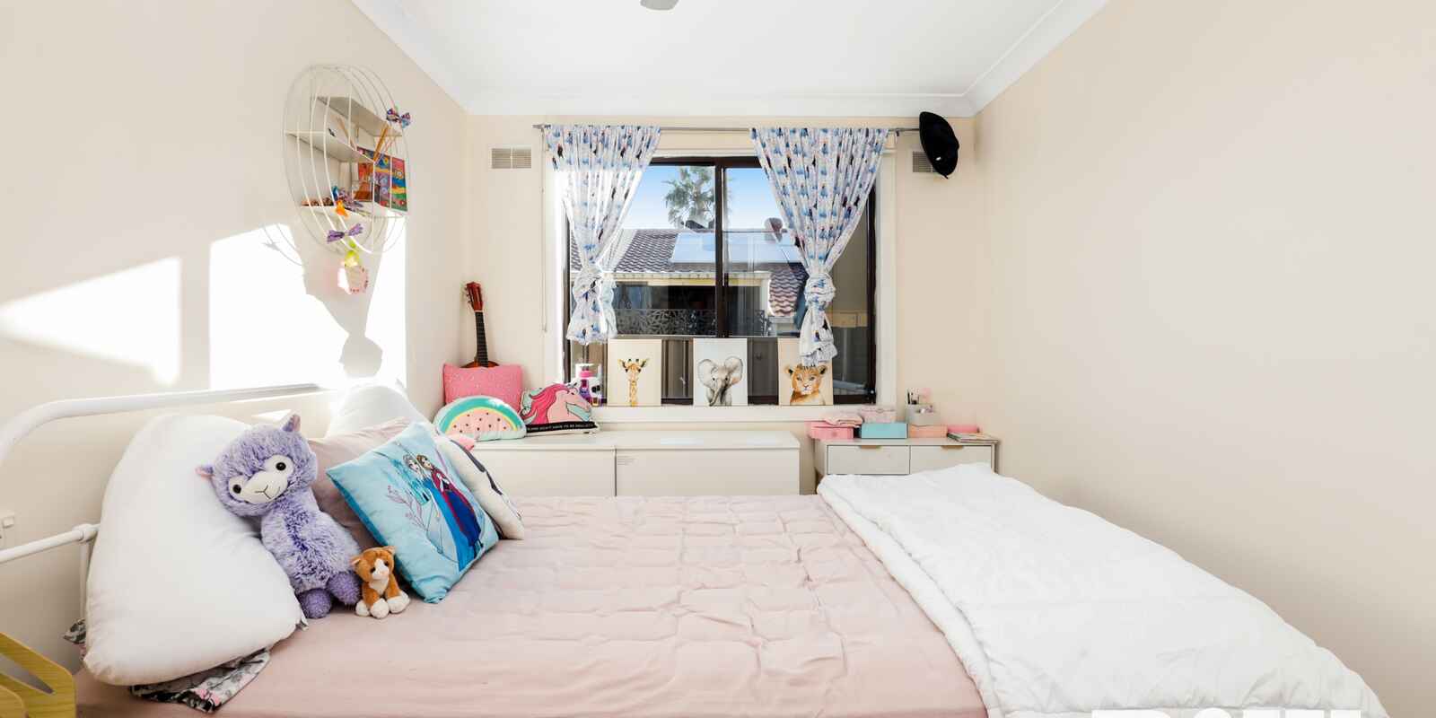 14 & 14A Samoa Place Lethbridge Park