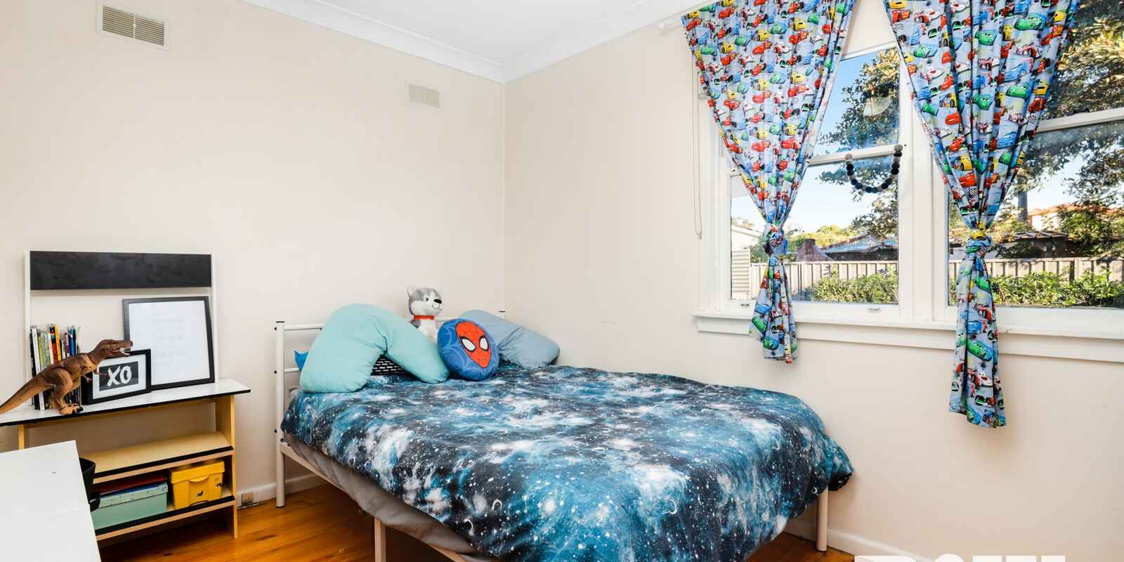 14 & 14A Samoa Place Lethbridge Park