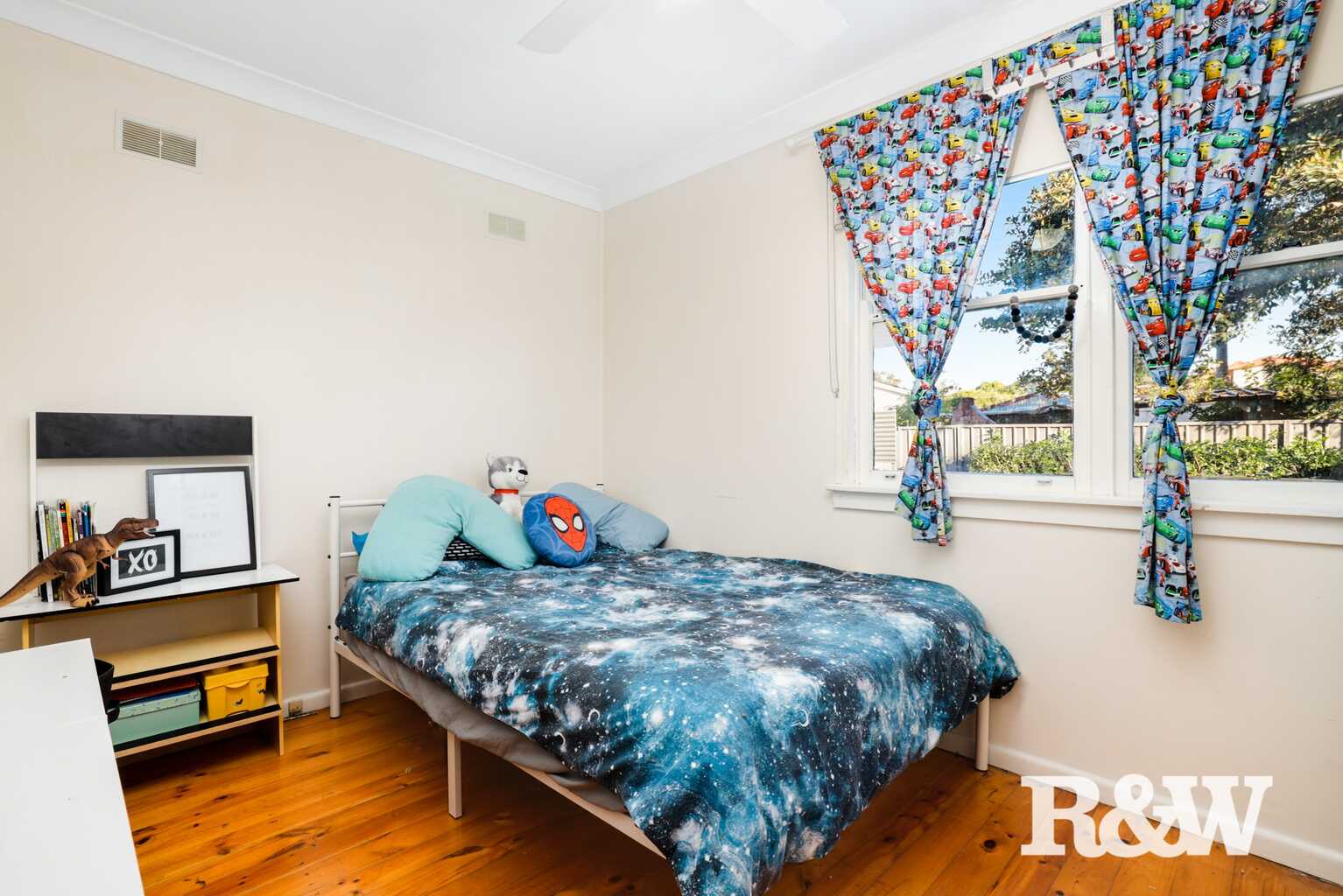 14 & 14A Samoa Place Lethbridge Park