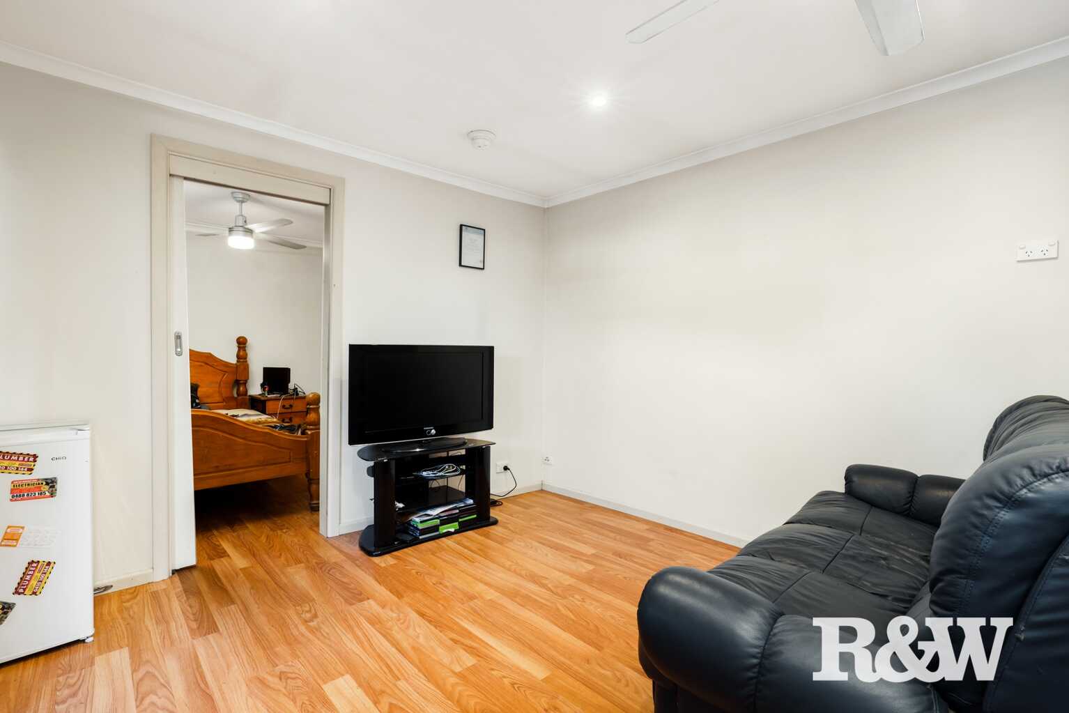 14 & 14A Samoa Place Lethbridge Park