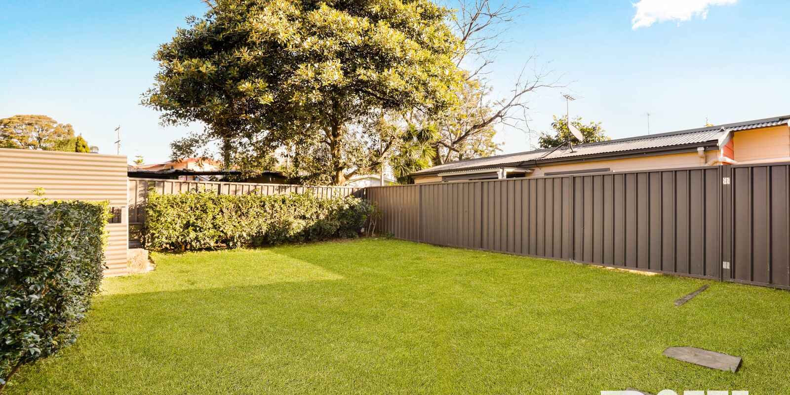 14 & 14A Samoa Place Lethbridge Park