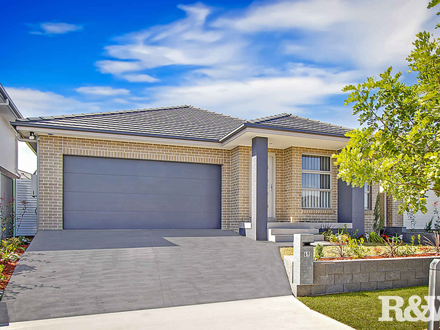 69 Richards Loop Oran Park