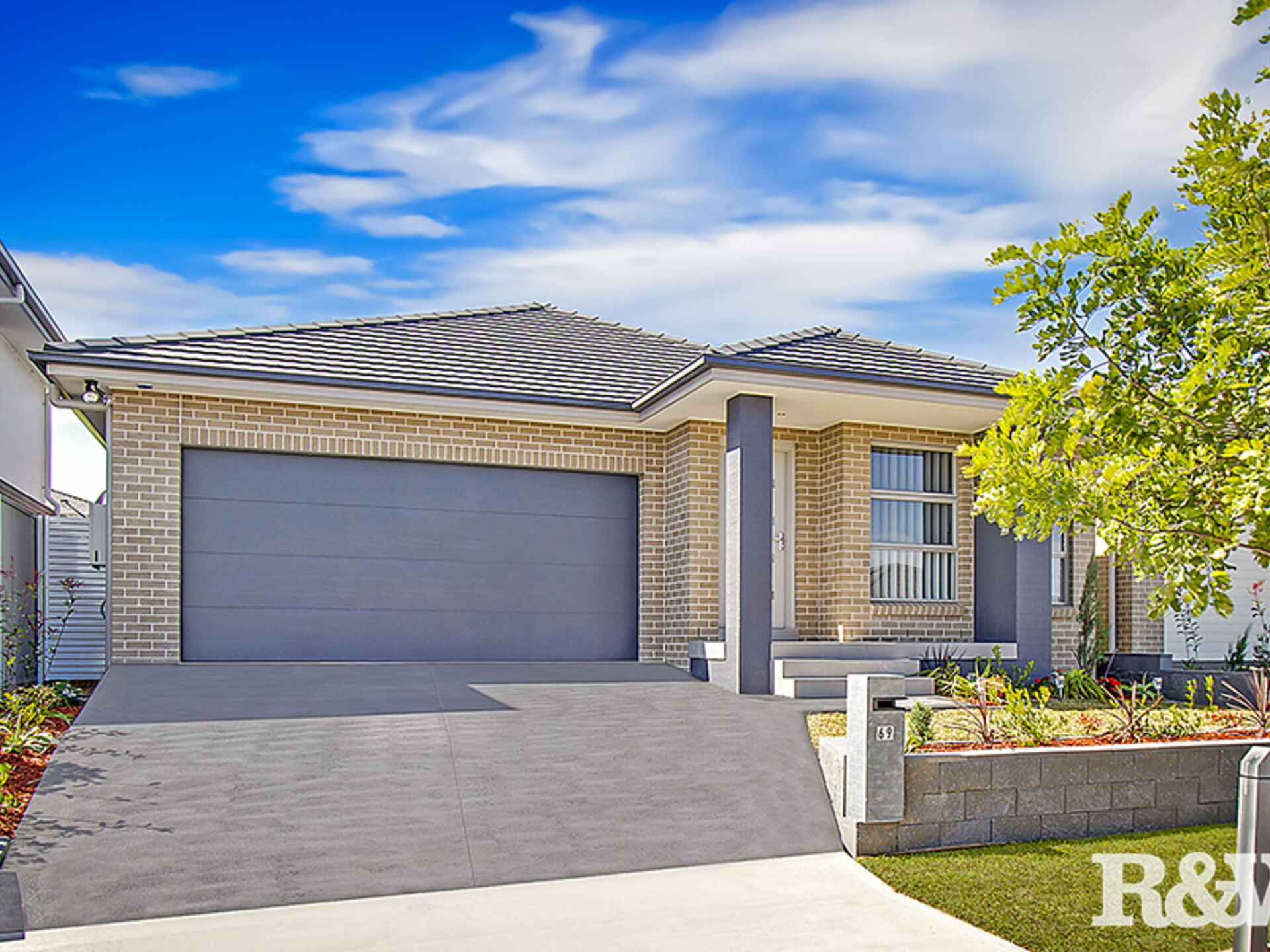 69 Richards Loop Oran Park