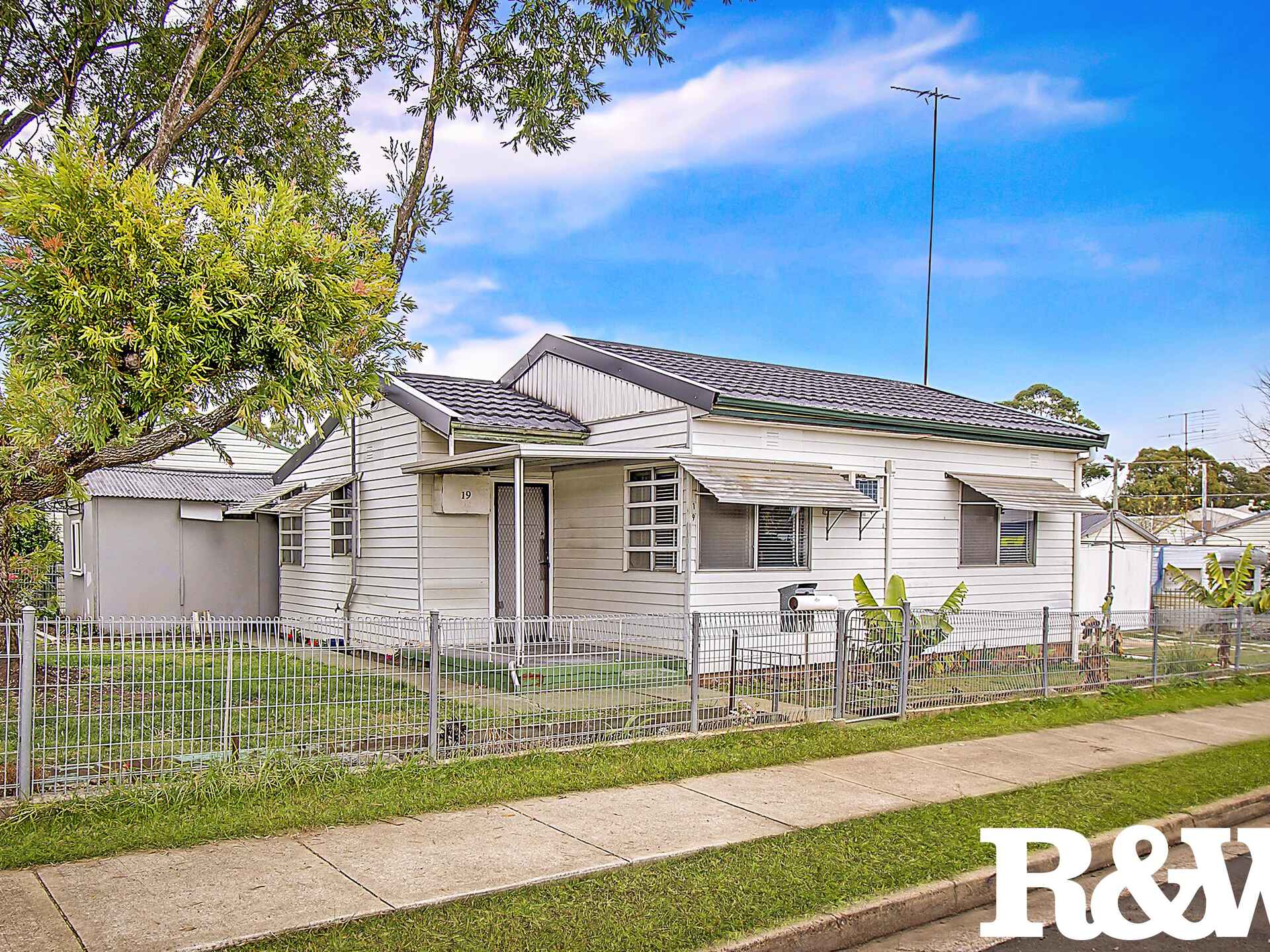 19 Araluen Avenue St Marys