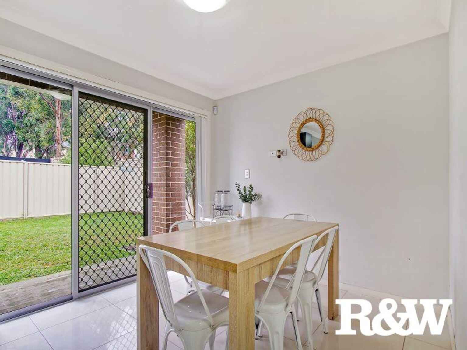 Townhouse For Lease 1/15 Hythe Street Mount Druitt