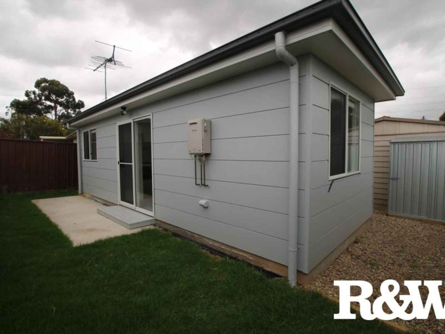 2/4 Aurora Drive Whalan