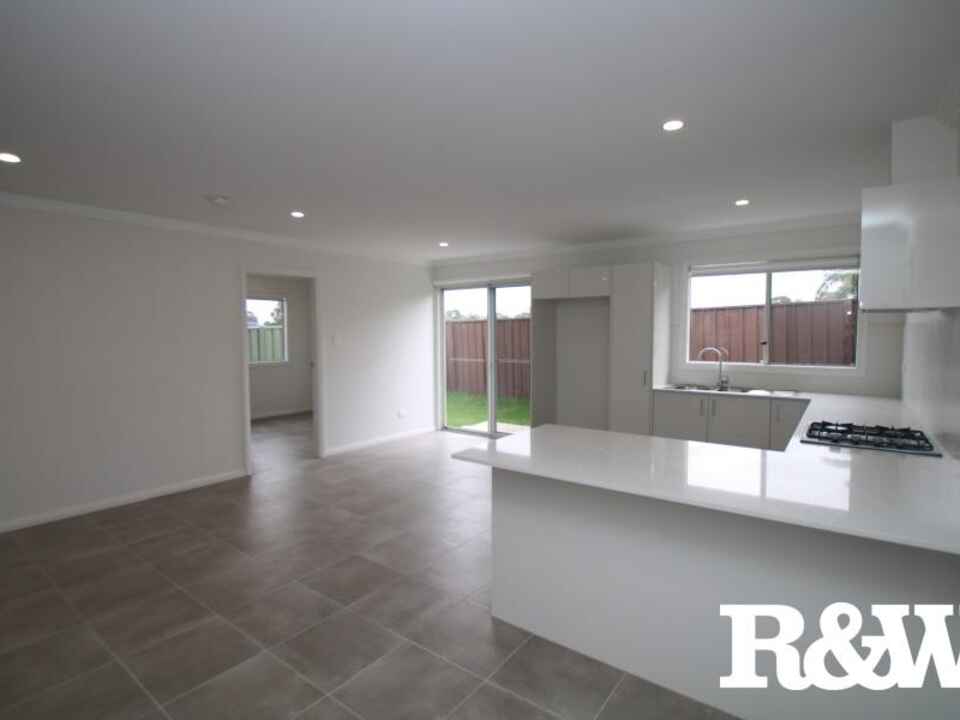 2/4 Aurora Drive Whalan