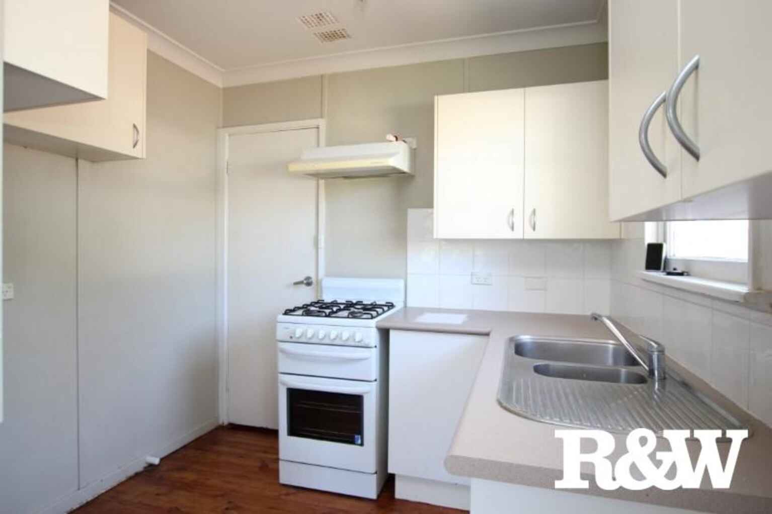 5 Weber Crescent Emerton