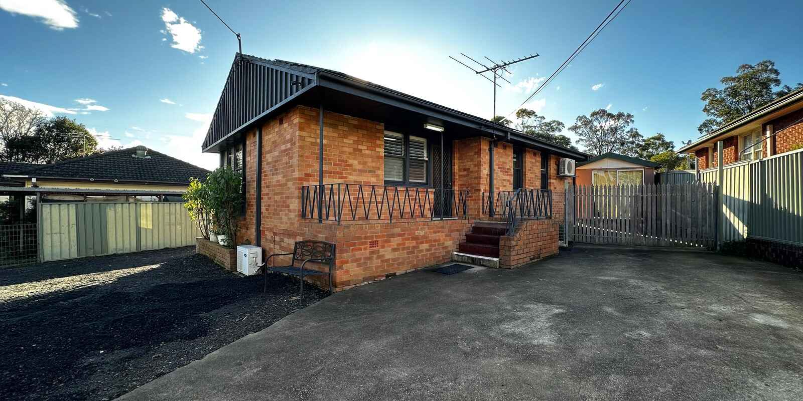 5 Emert Parade Emerton