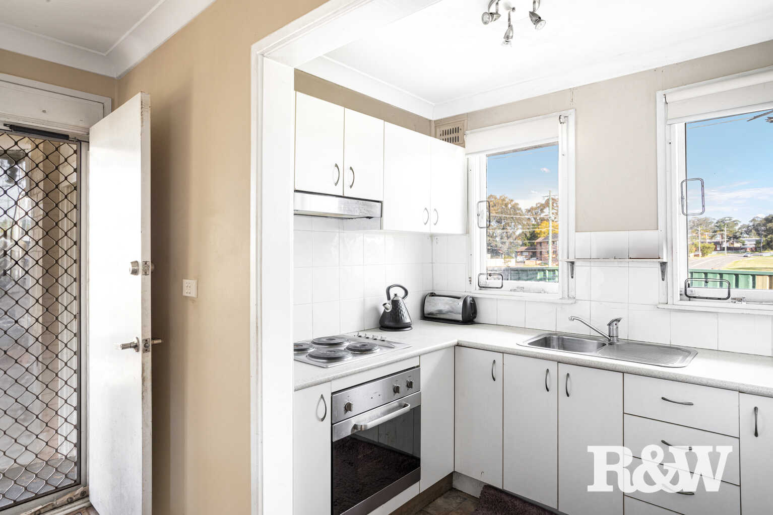 32 Manifold Road Blackett 32 Manifold Road Blackett