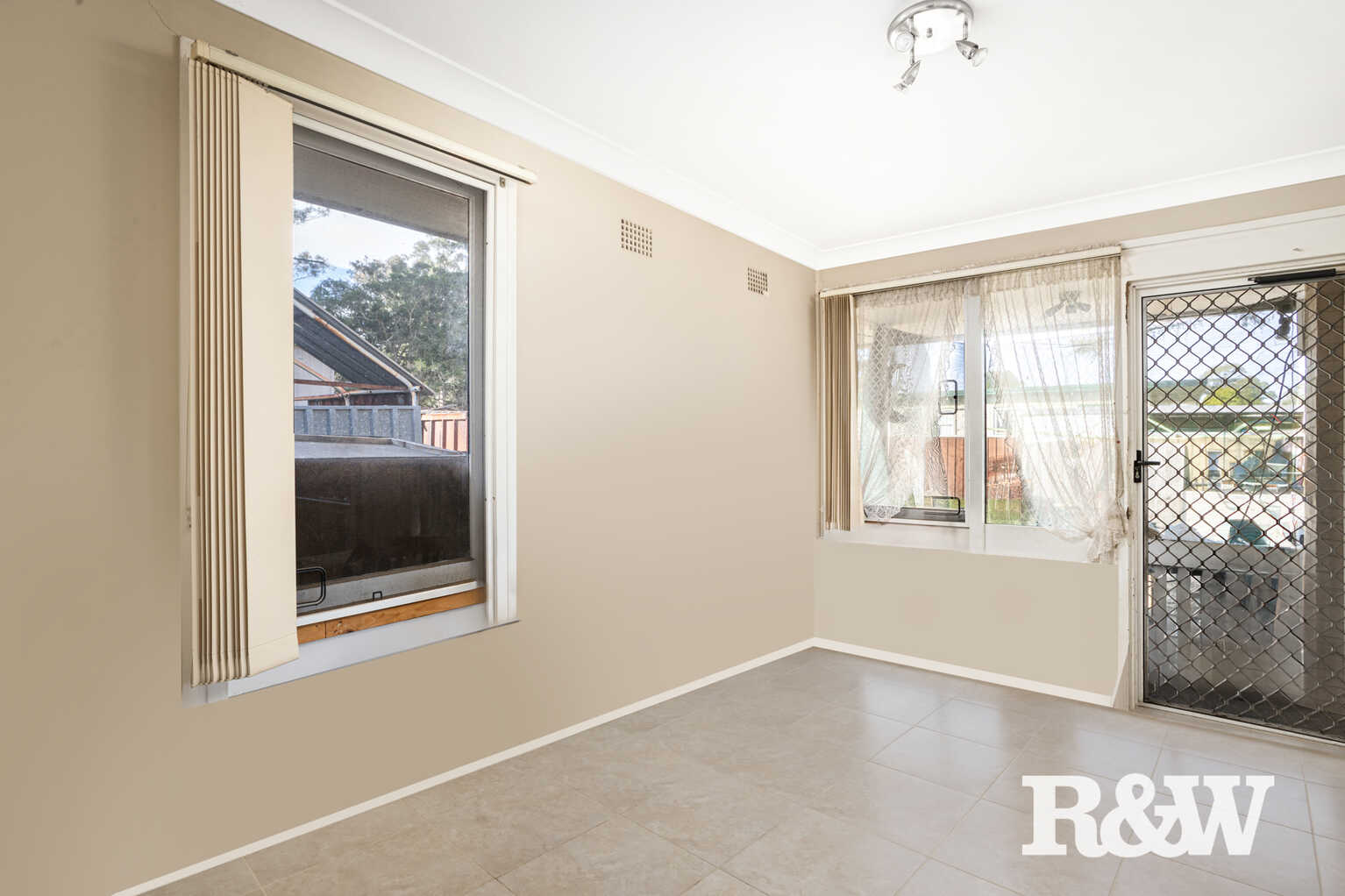 32 Manifold Road Blackett 32 Manifold Road Blackett