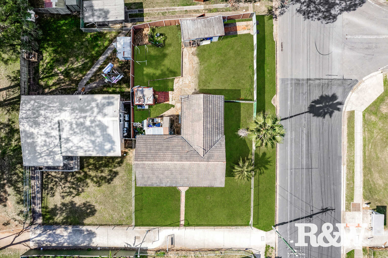 32 Manifold Road Blackett 32 Manifold Road Blackett