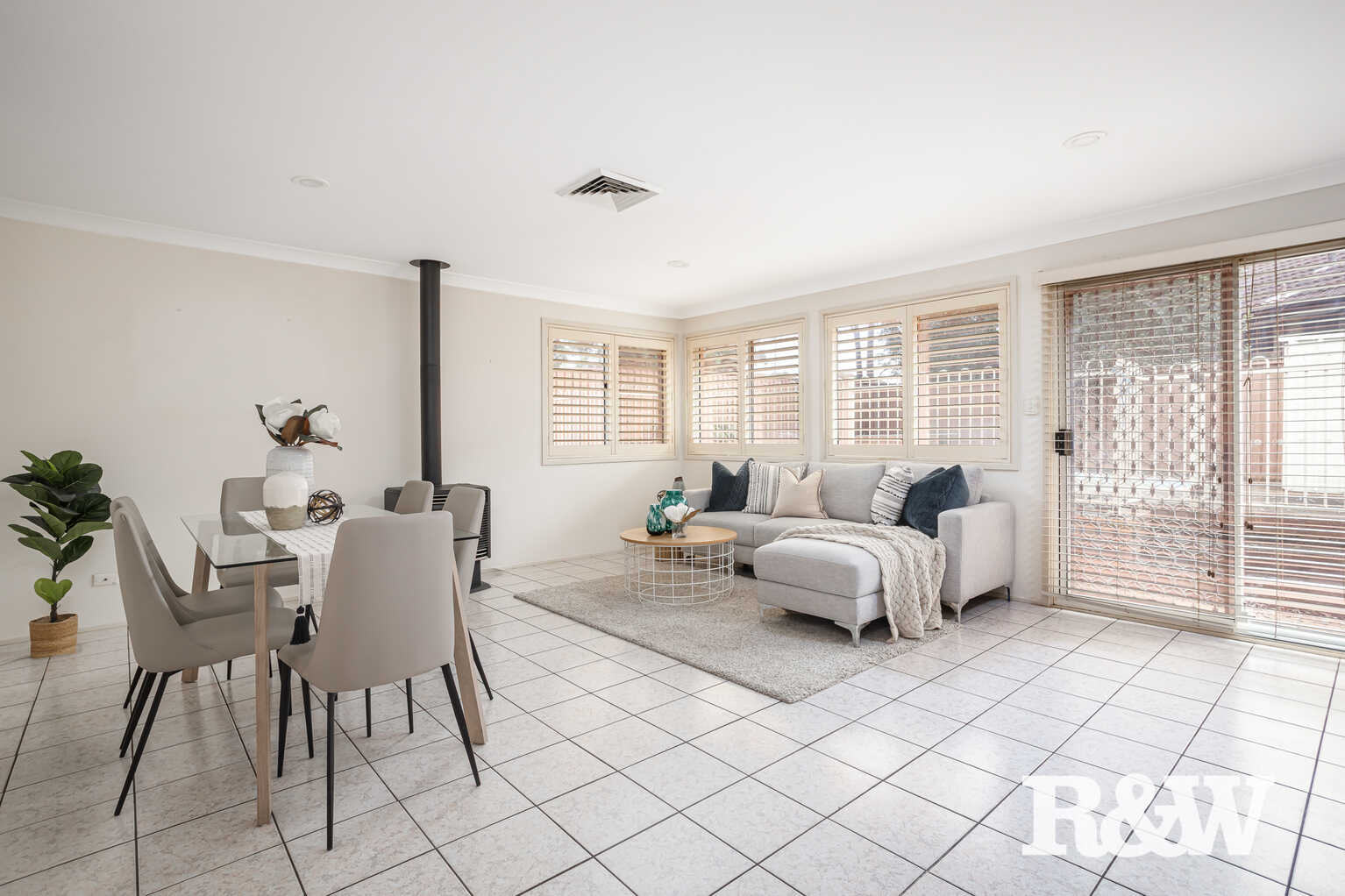 9 Pam Green Place Doonside