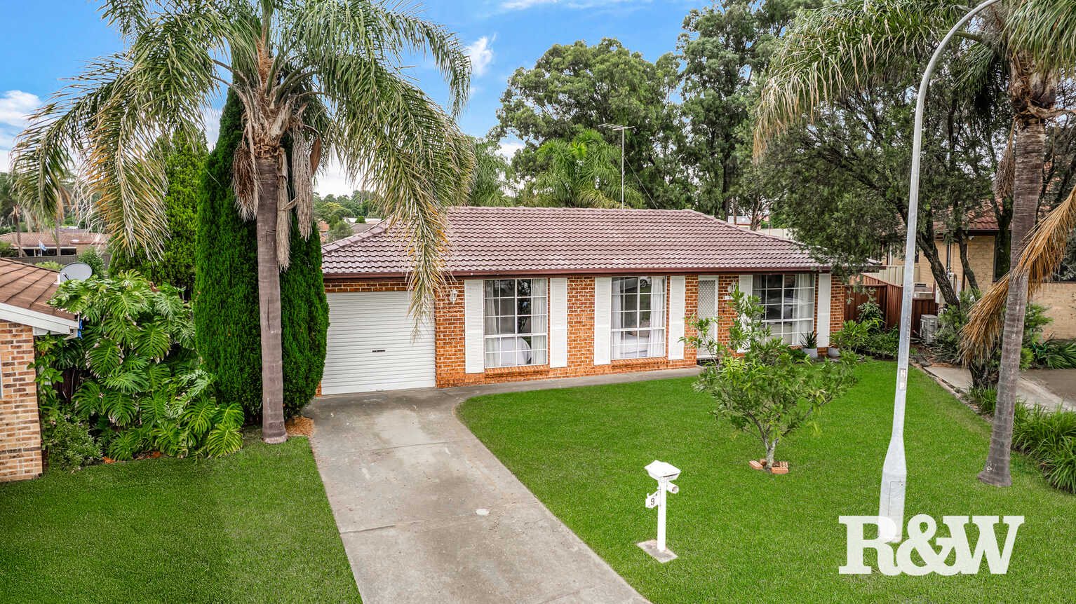 9 Pam Green Place Doonside