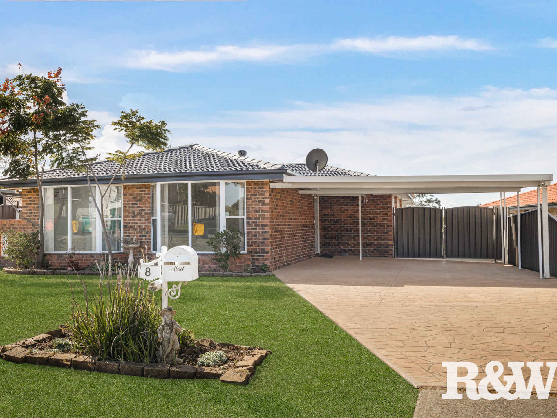 8 Mcfarlane Drive Minchinbury