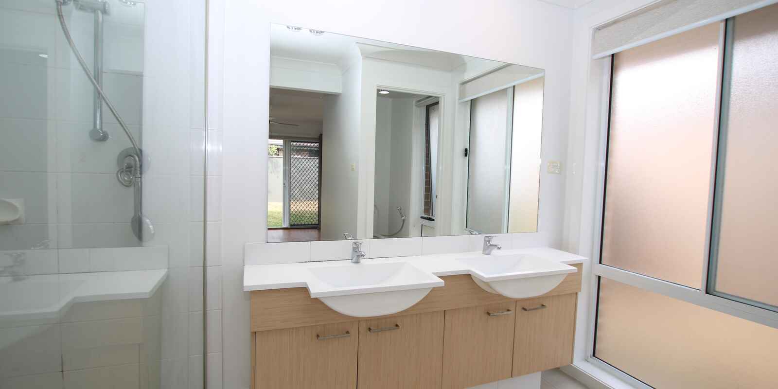 15 Marshall Avenue Ropes Crossing