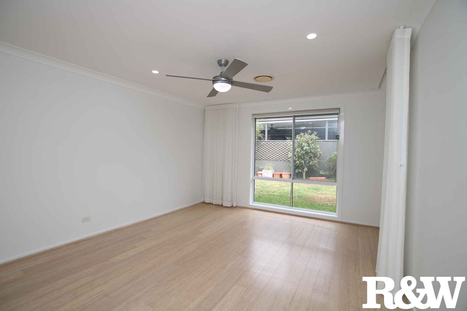 15 Marshall Avenue Ropes Crossing