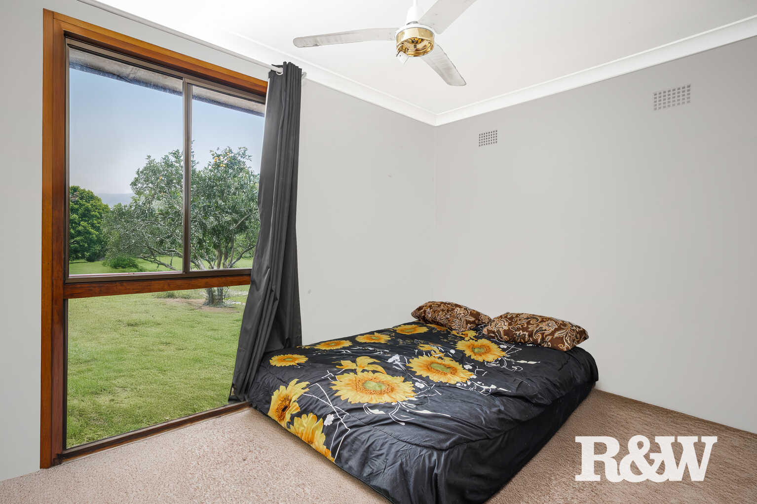 7 Sorensen Crescent Blackett 7 Sorensen Crescent Blackett