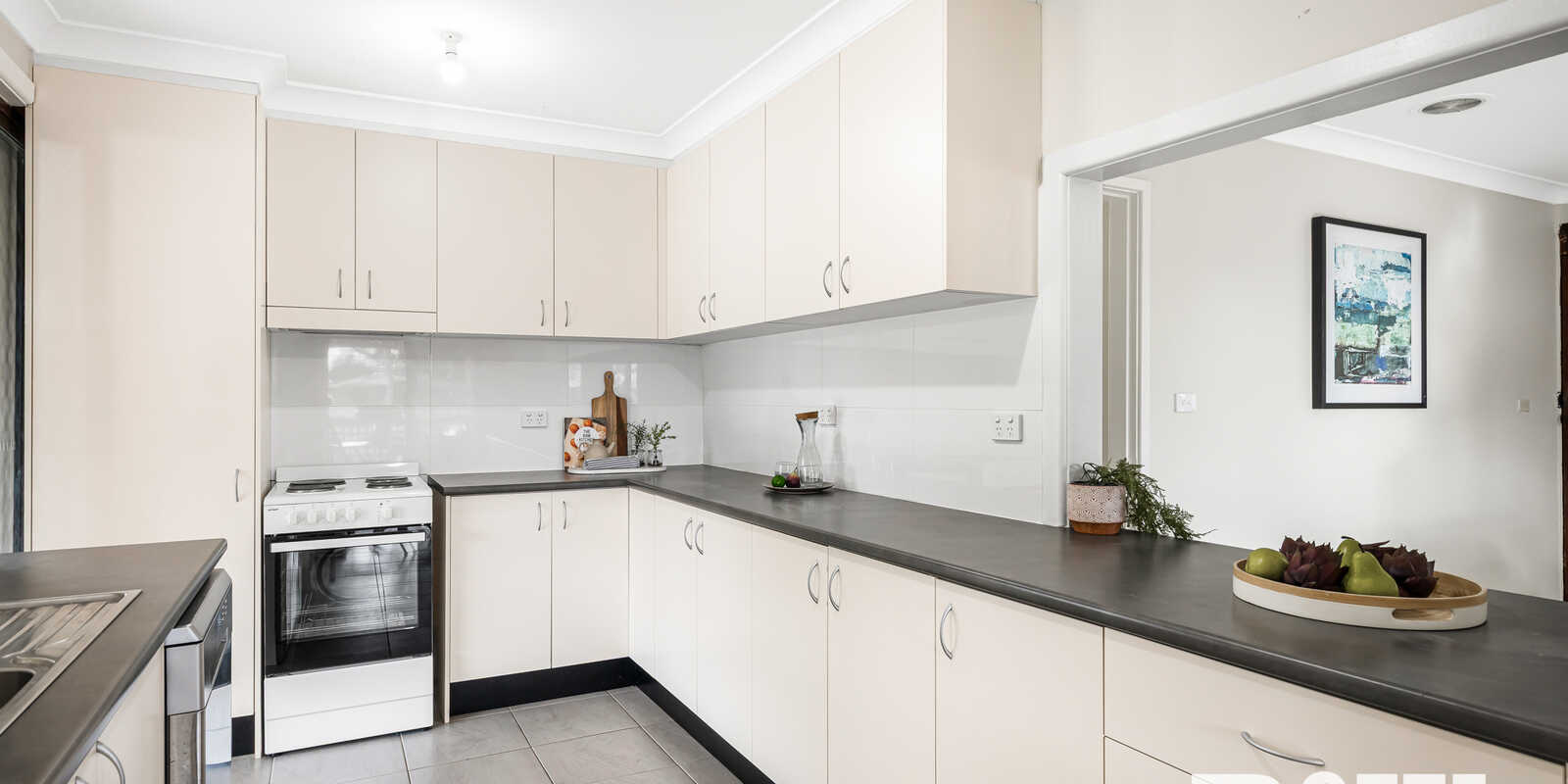 27 Niland Crescent Blackett