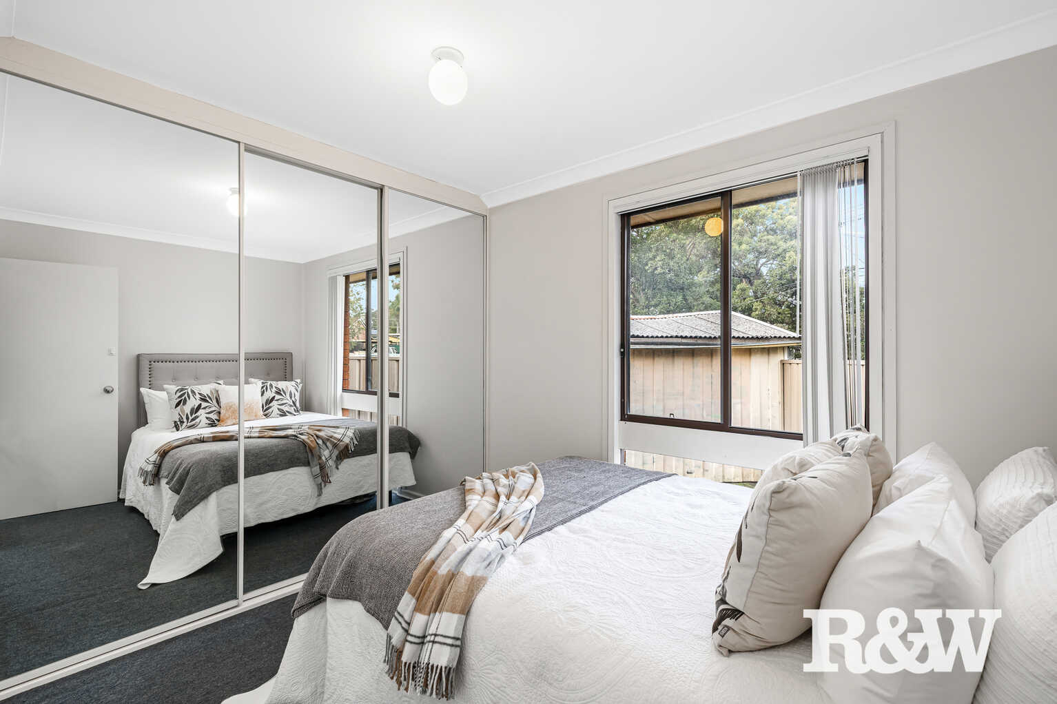 27 Niland Crescent Blackett