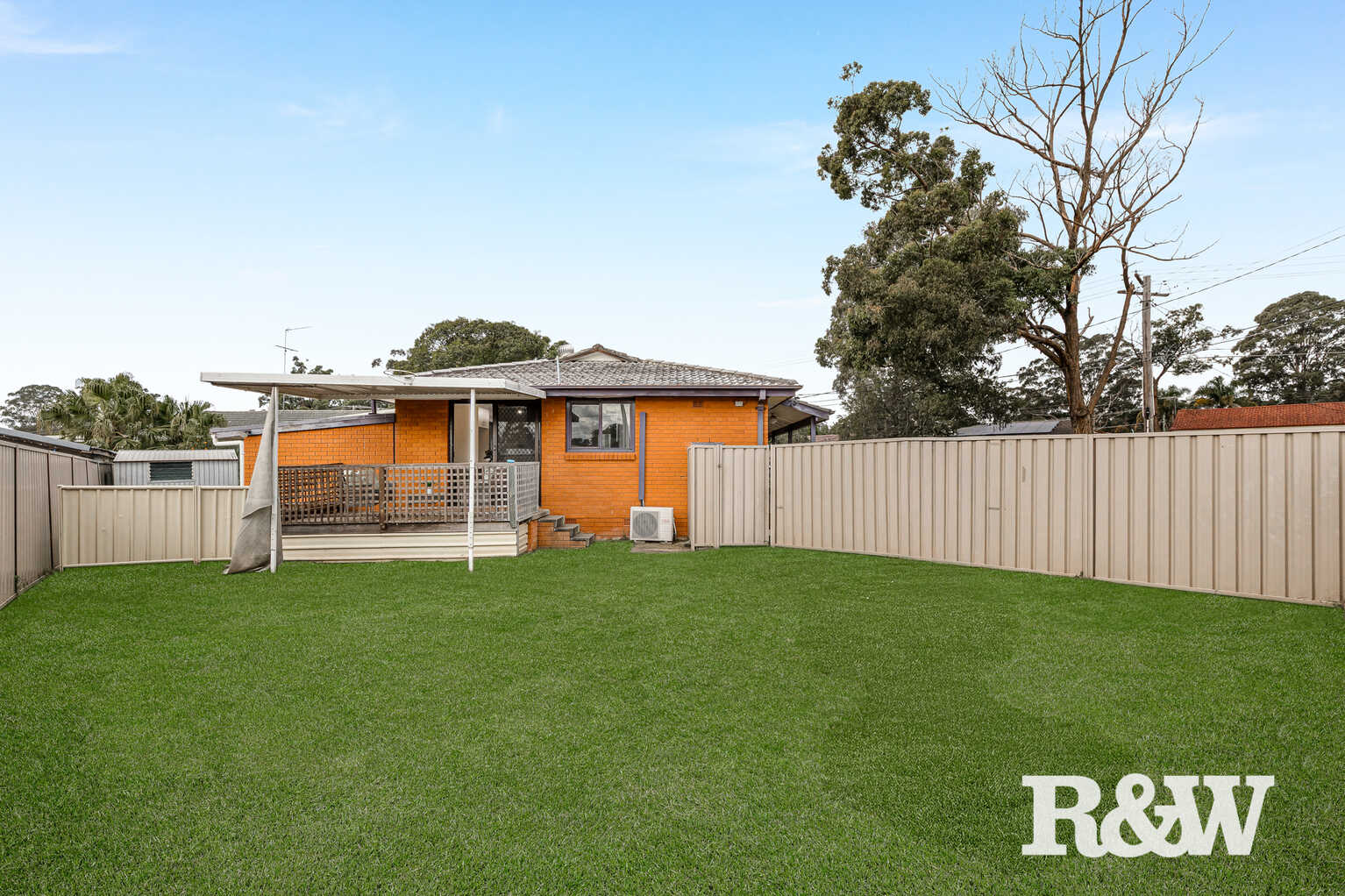 27 Niland Crescent Blackett