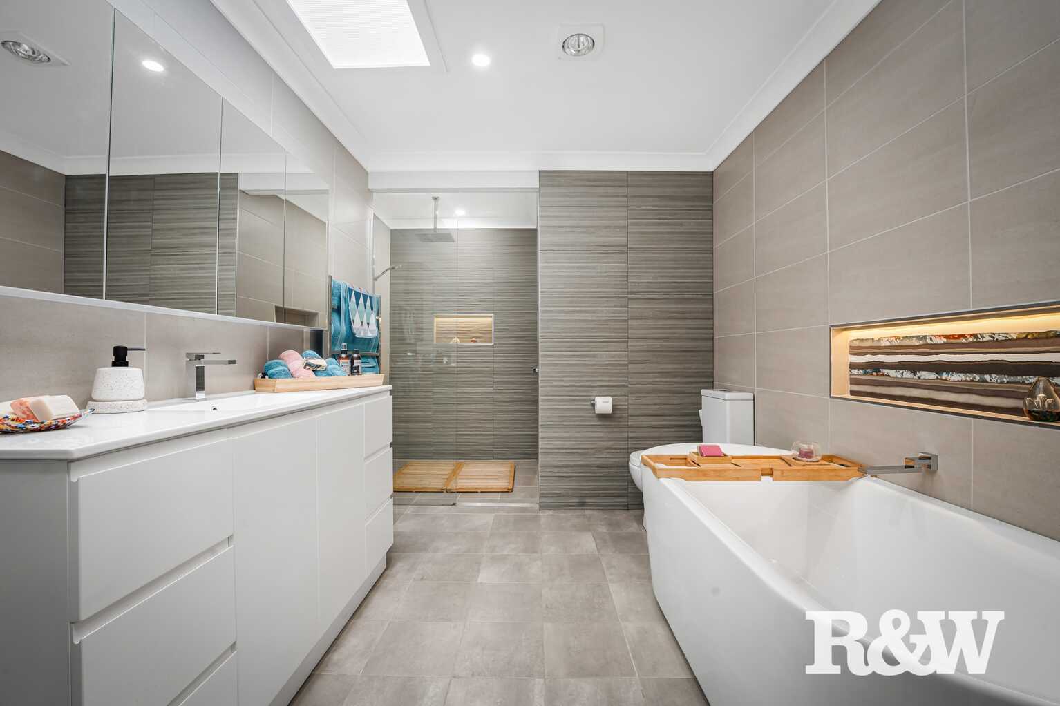 12 John Oxley Avenue Werrington County 12 John Oxley Avenue Werrington County