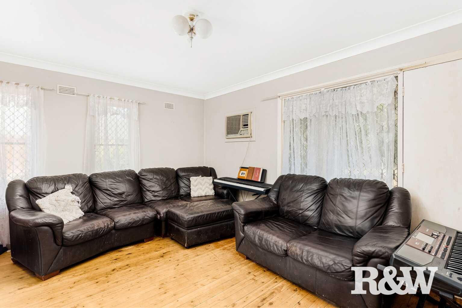 28 Leyte Avenue Lethbridge Park 28 Leyte Avenue Lethbridge Park