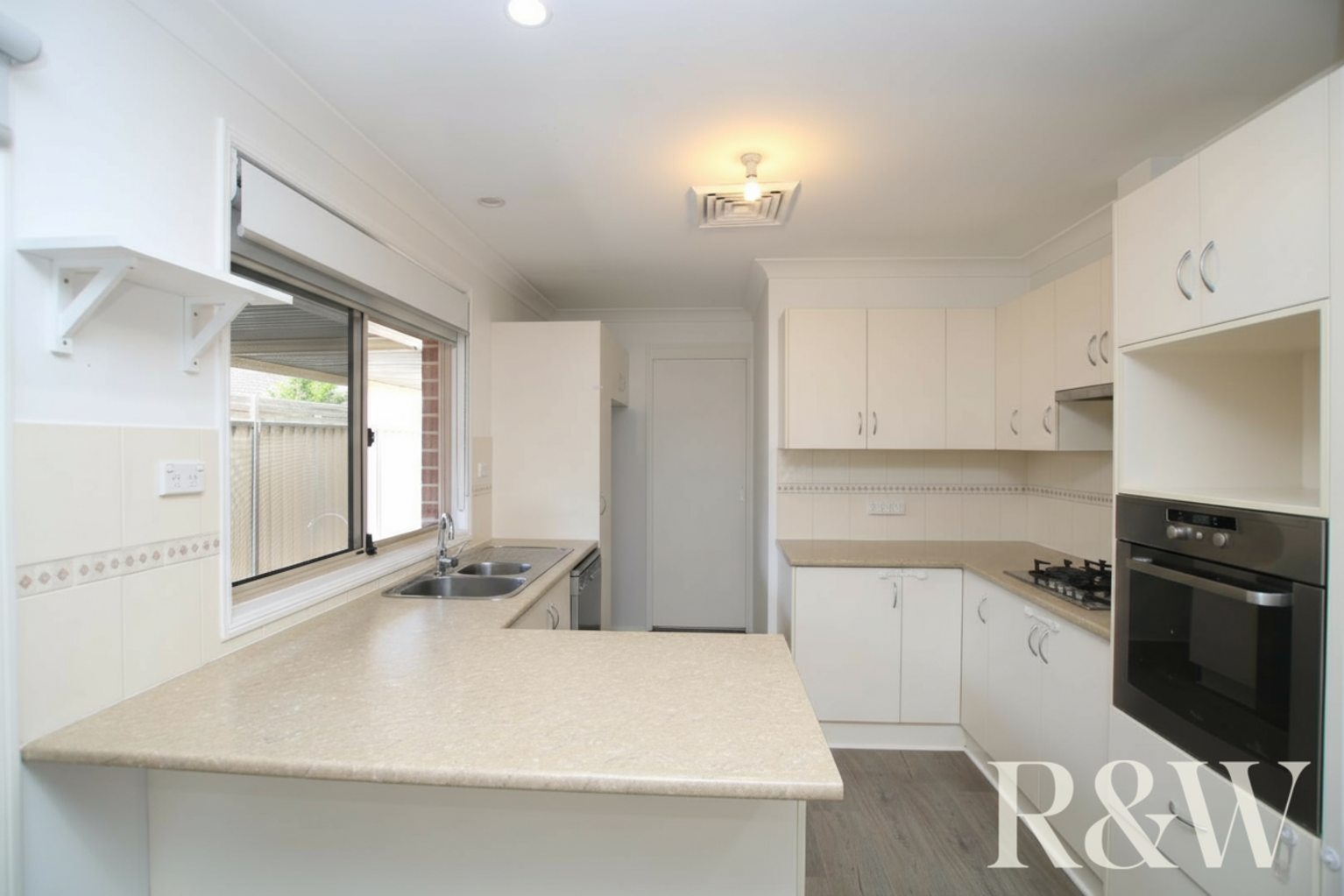 18 Rathmore Circuit Glendenning