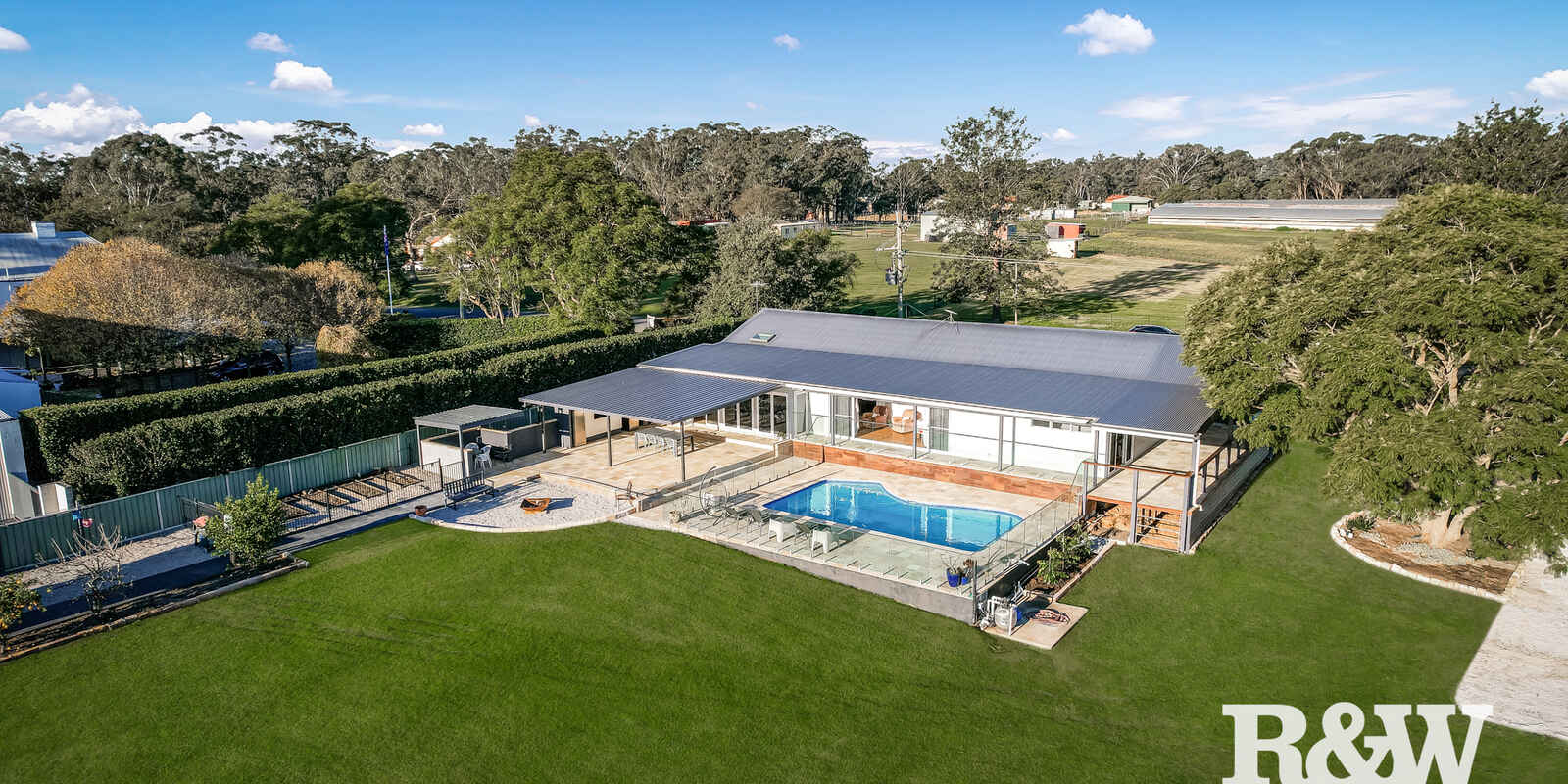 17 Clare Crescent Oakville