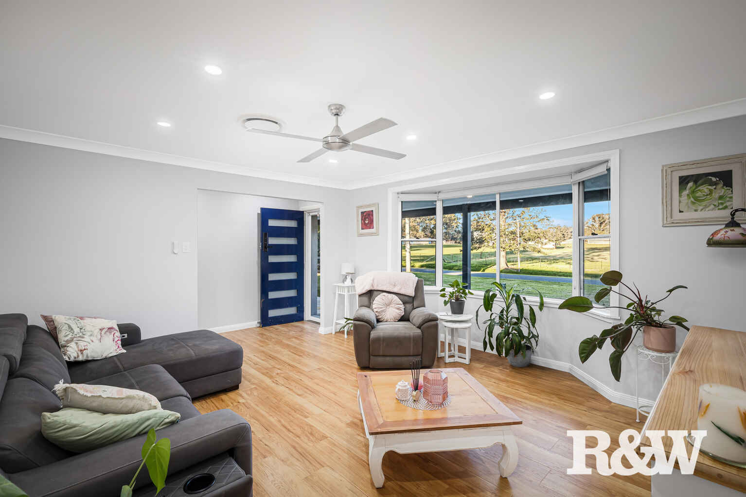 17 Clare Crescent Oakville 17 Clare Crescent Oakville