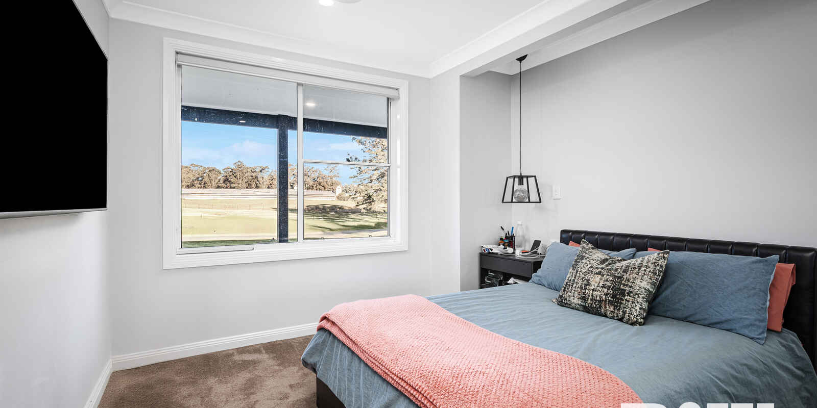 17 Clare Crescent Oakville