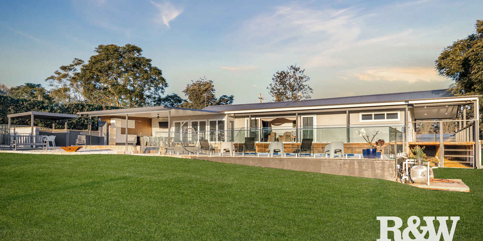 17 Clare Crescent Oakville