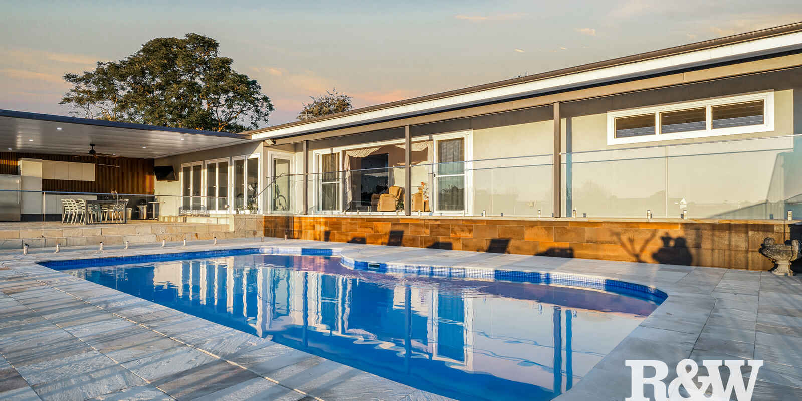 17 Clare Crescent Oakville