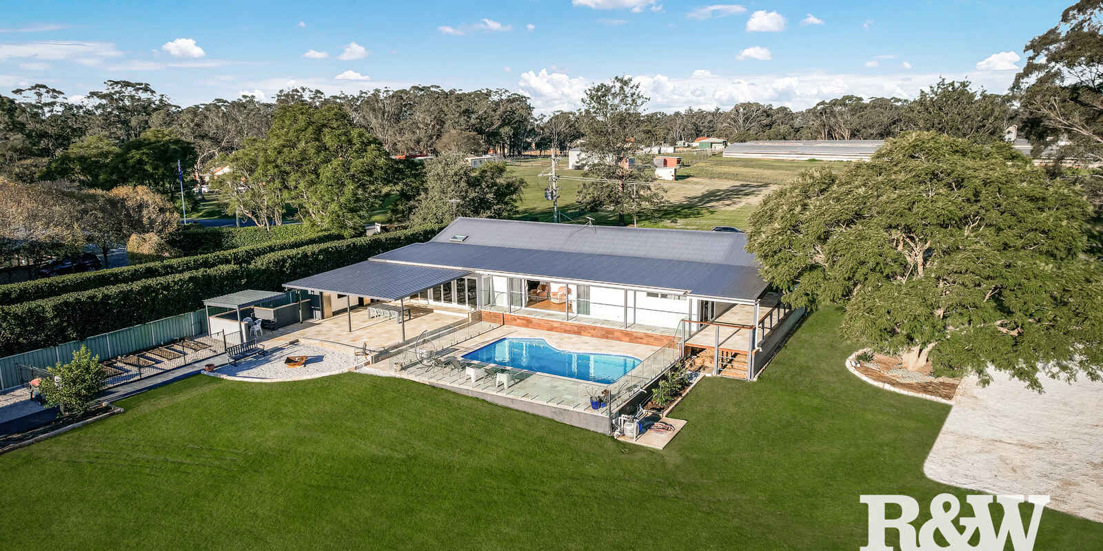 17 Clare Crescent Oakville