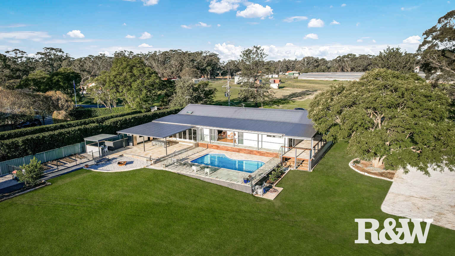 17 Clare Crescent Oakville 17 Clare Crescent Oakville