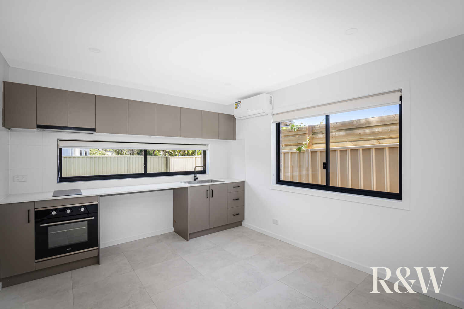 67 & 67A Bougainville Road Lethbridge Park 67 & 67A Bougainville Road Lethbridge Park