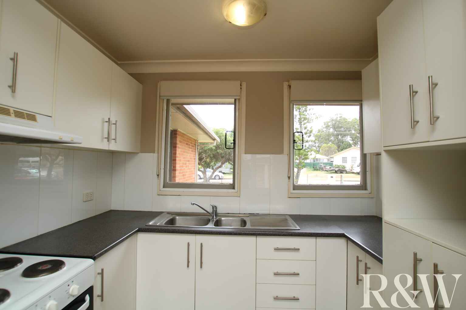 8 Pelsart Avenue Willmot