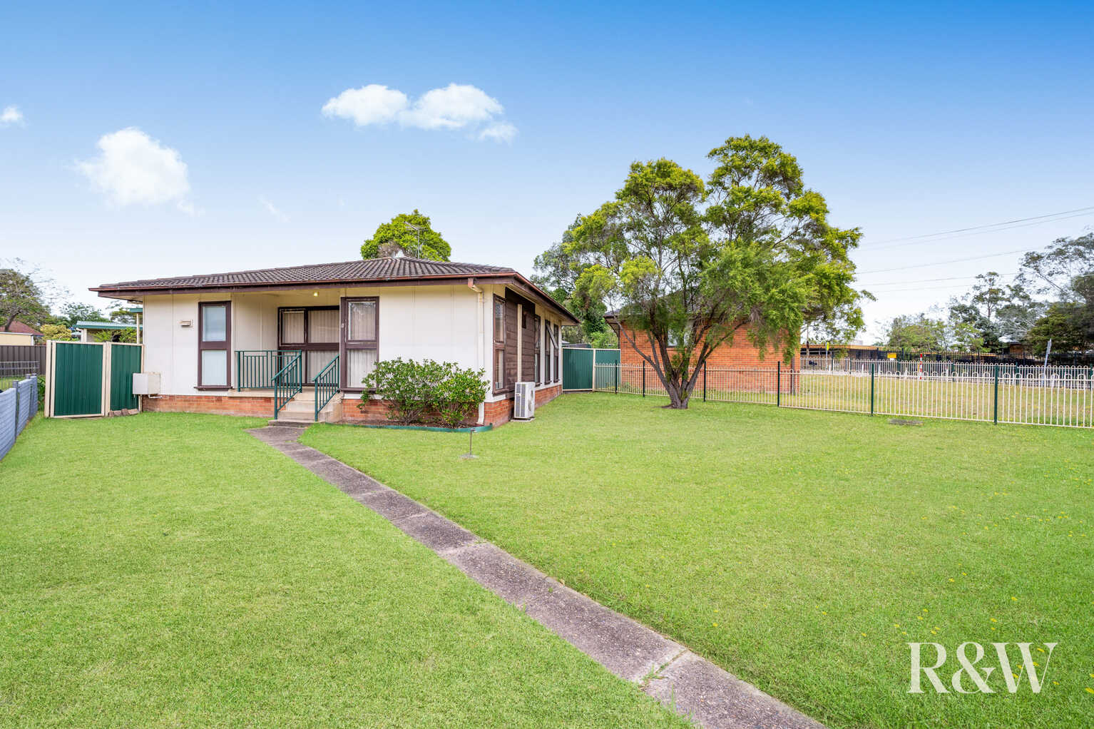 8 Hindemith Avenue Emerton 8 Hindemith Avenue Emerton