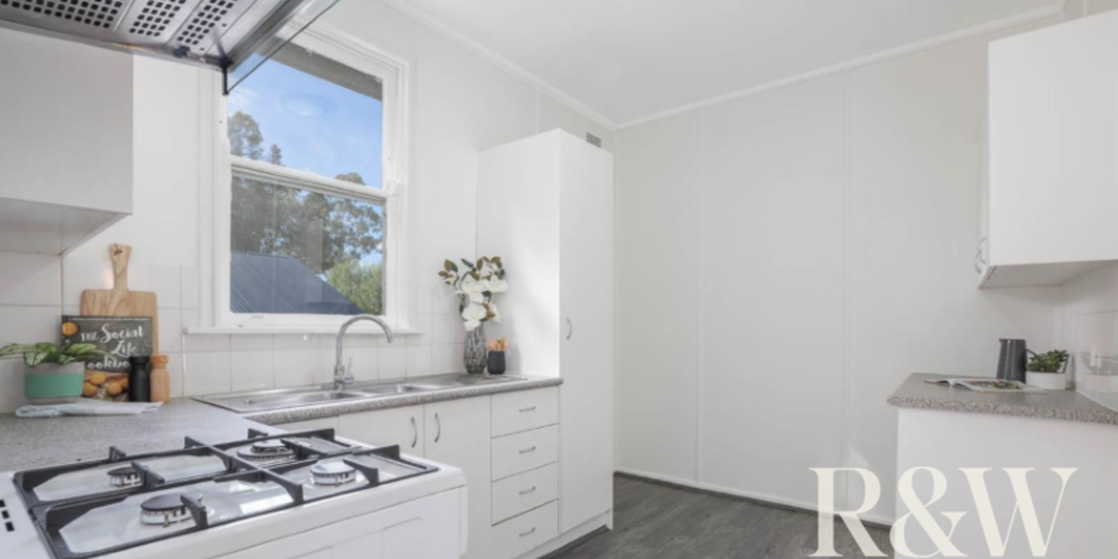 27 Moffat Drive Lalor Park