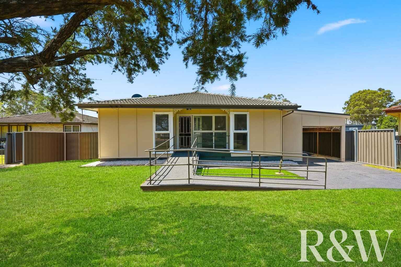 61 Marquesa Crescent Lethbridge Park