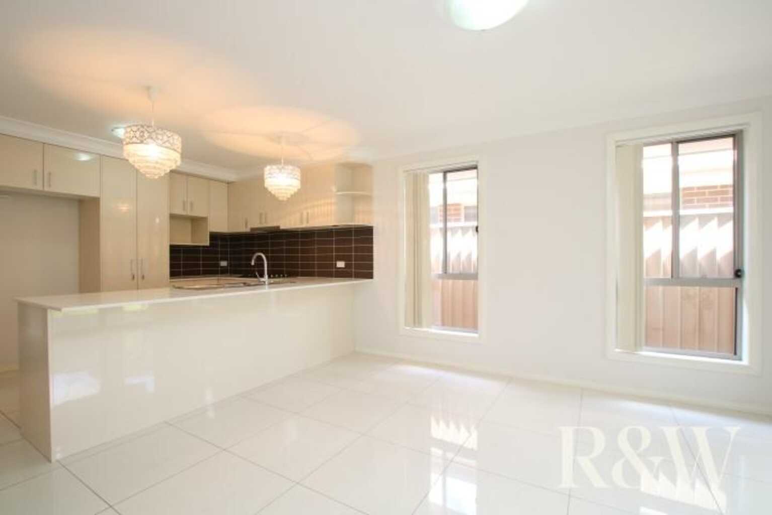 3b Binalong Road Jordan Springs